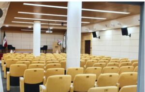 نمونه کار نماکاران سپند | تولید کننده کابنت و دکور چوبی | نمونه کار نمای چوبی آمفی تئاتر و همایش ۸